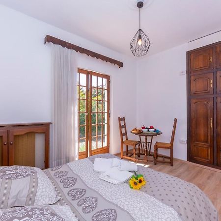Villa Martine Au Bord Du Lac - Happy Rentals Cadrezzate Luaran gambar