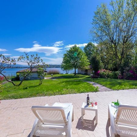 Villa Martine Au Bord Du Lac - Happy Rentals Cadrezzate Luaran gambar