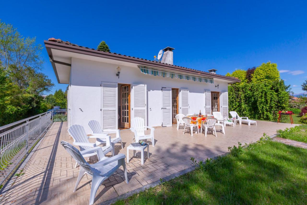 Villa Martine Au Bord Du Lac - Happy Rentals Cadrezzate Luaran gambar
