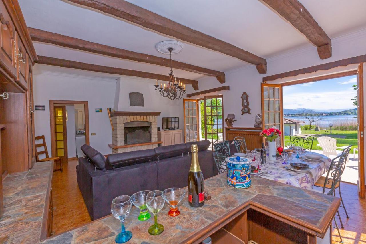 Villa Martine Au Bord Du Lac - Happy Rentals Cadrezzate Luaran gambar