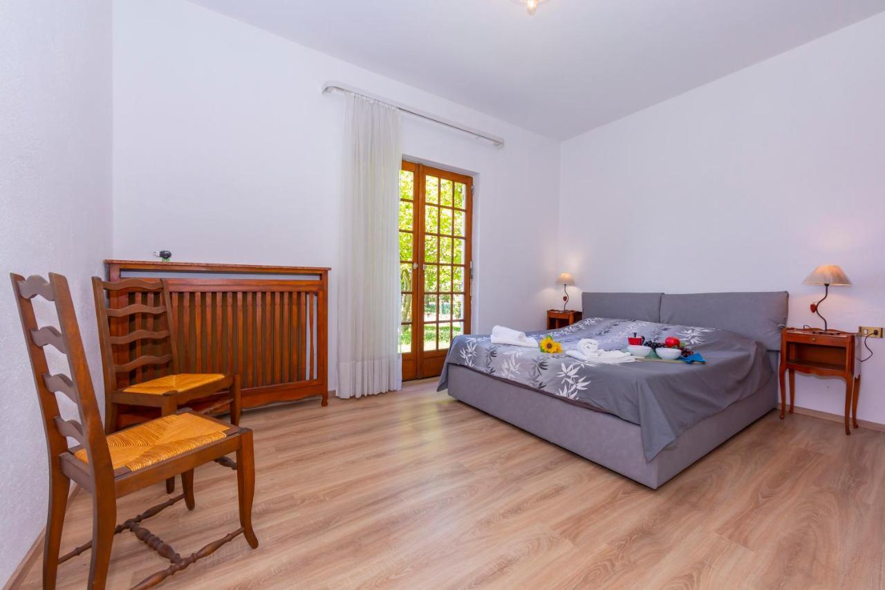 Villa Martine Au Bord Du Lac - Happy Rentals Cadrezzate Luaran gambar