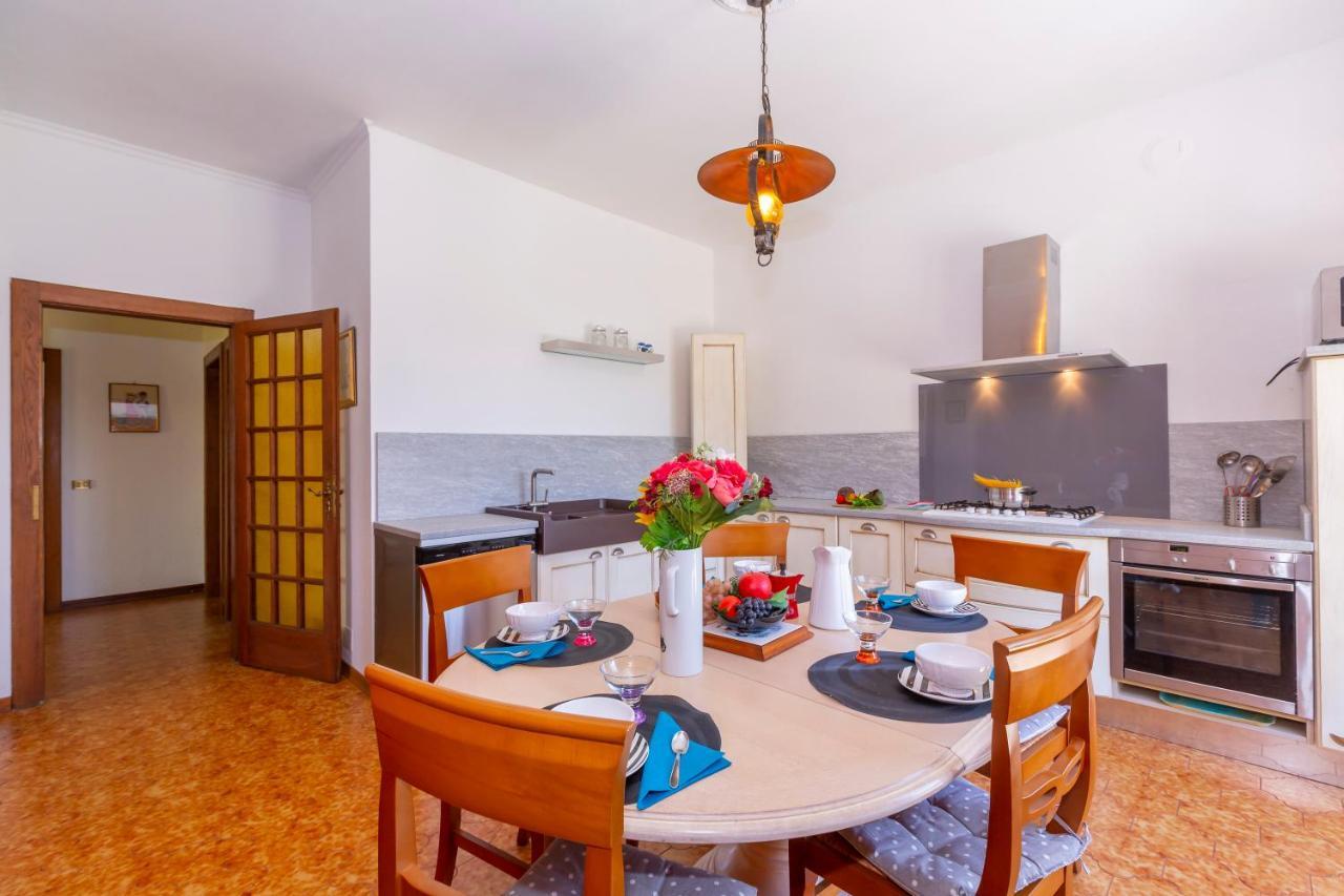 Villa Martine Au Bord Du Lac - Happy Rentals Cadrezzate Luaran gambar